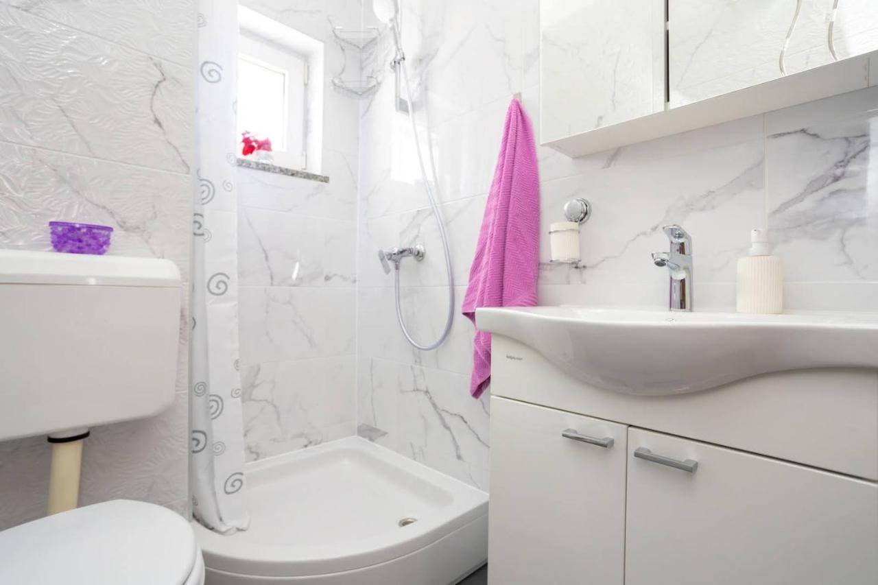 Apartman Luni Sa Bazenom - Malinska, Sveti Anton Sveti Anton  Exterior photo